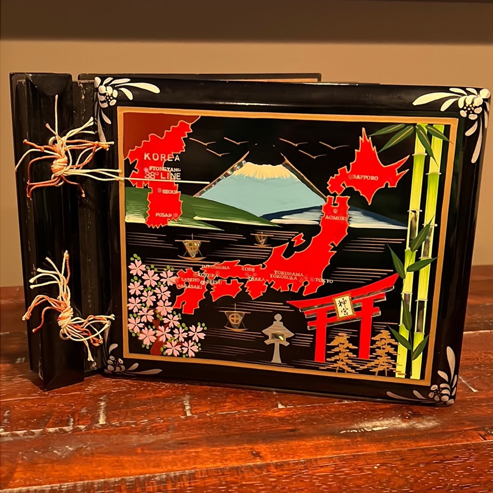 Vintage, Handpainted, Lacquered Scrapbook with map of Japan 🇯🇵